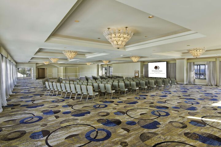 DoubleTree by Hilton San Pedro - Port of Los Angeles