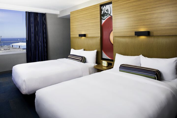 Room 8 of 16