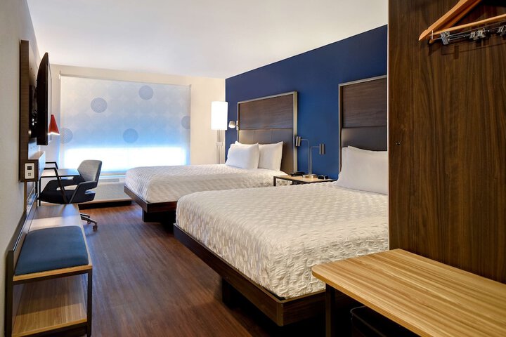 Room 17 of 37