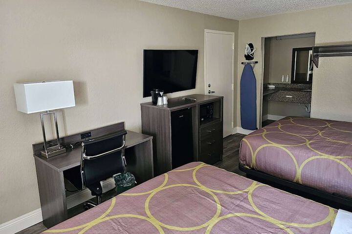 Room 12 of 15