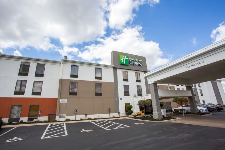 Hotel 4 of 75