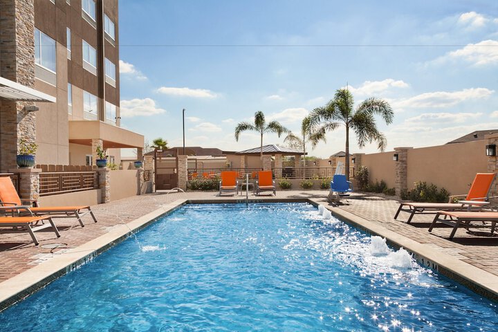 Holiday Inn Express & Suites Edinburg-McAllen Area by IHG