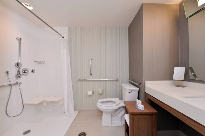 Courtyard by Marriott Toledo North