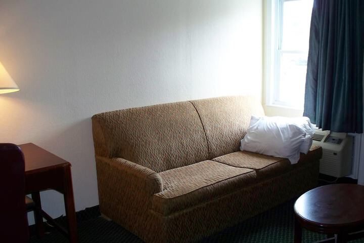 Room 9 of 25