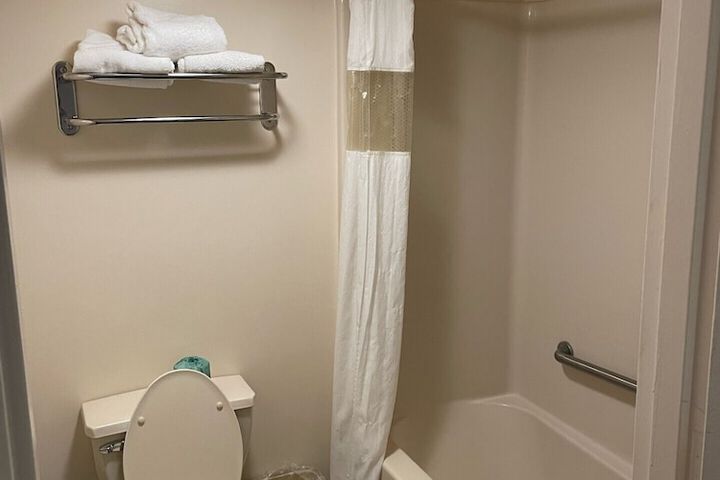 Room 9 of 30