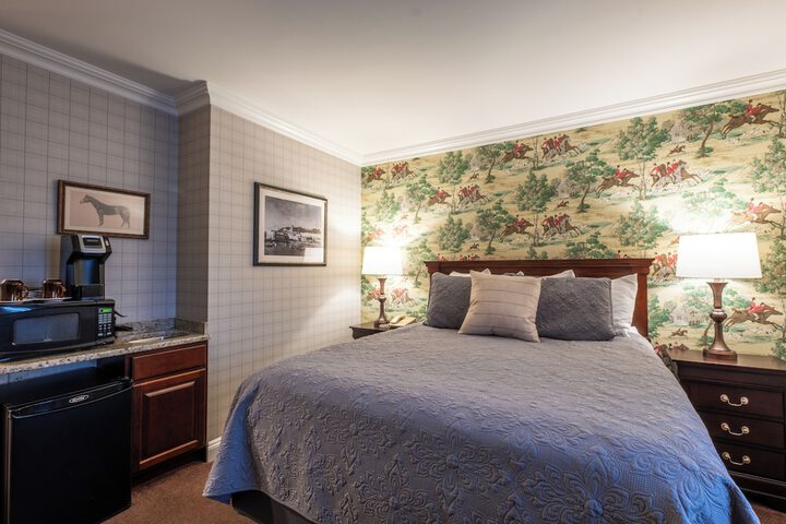 Red Coach Inn