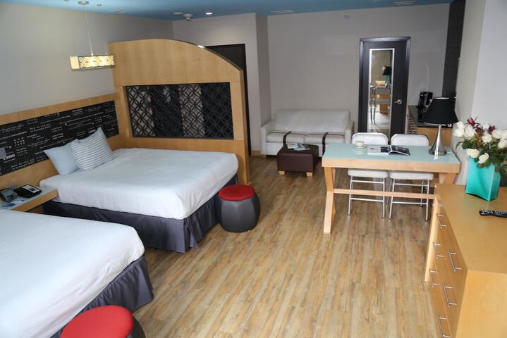 Room 11 of 37