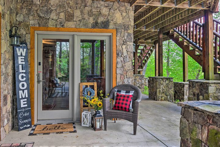 Hike Fish & Golf: Burnsville Retreat w / Deck!