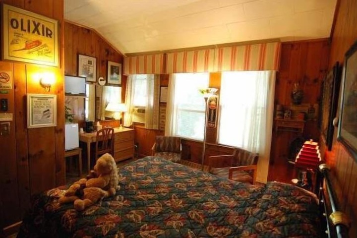 Room 24 of 65