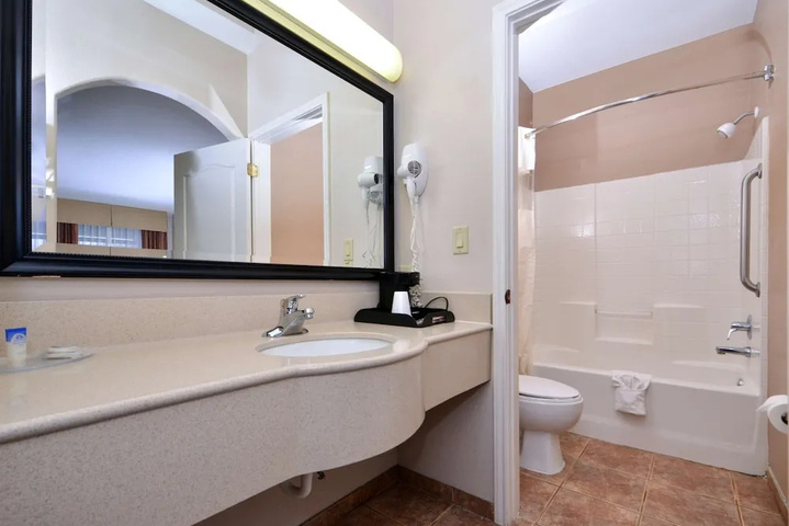 Best Western Garden Inn & Suites