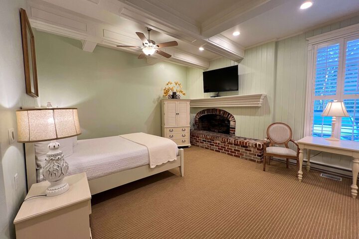 Room 20 of 46