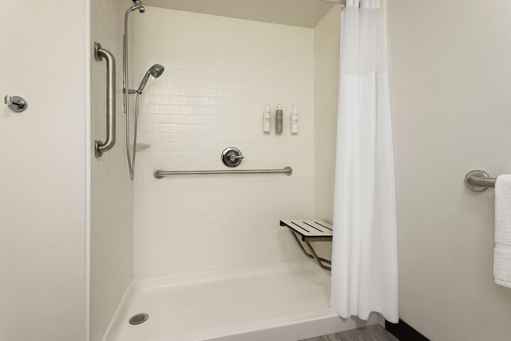 Room 18 of 29