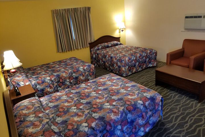 Room 7 of 32