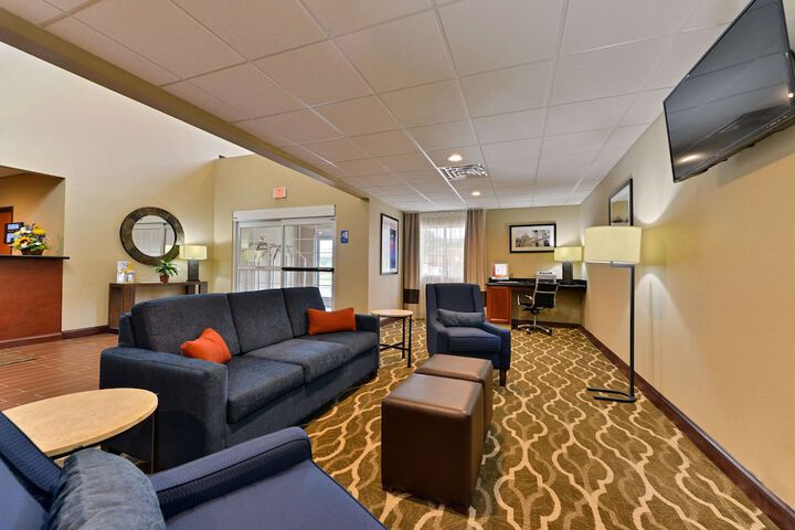 Hotel Interior 7 of 28