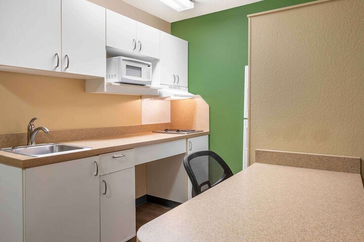 Room 8 of 33