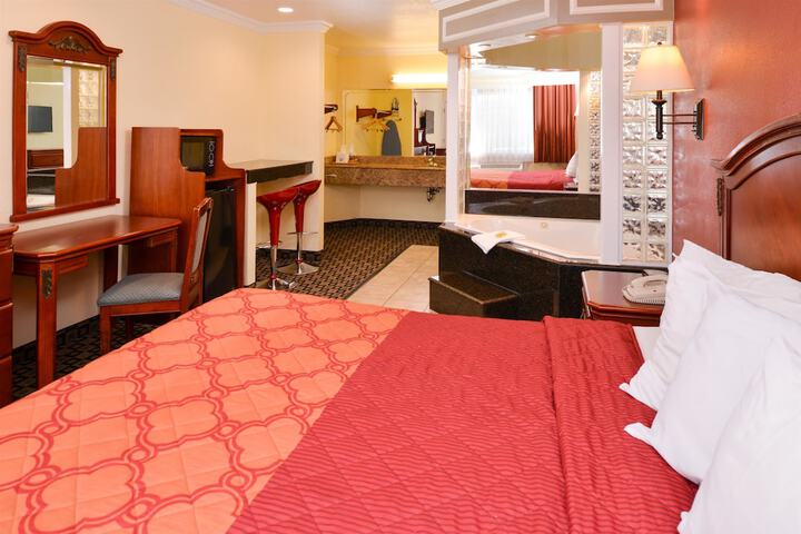 Room 9 of 24