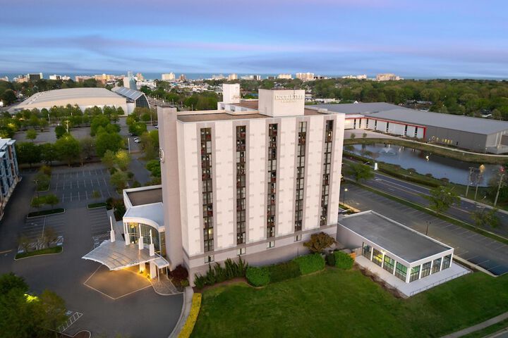 DoubleTree by Hilton Virginia Beach