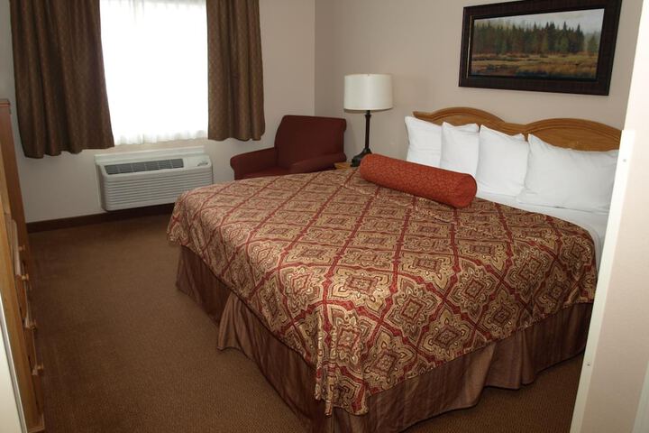 Savanna Inn & Suites
