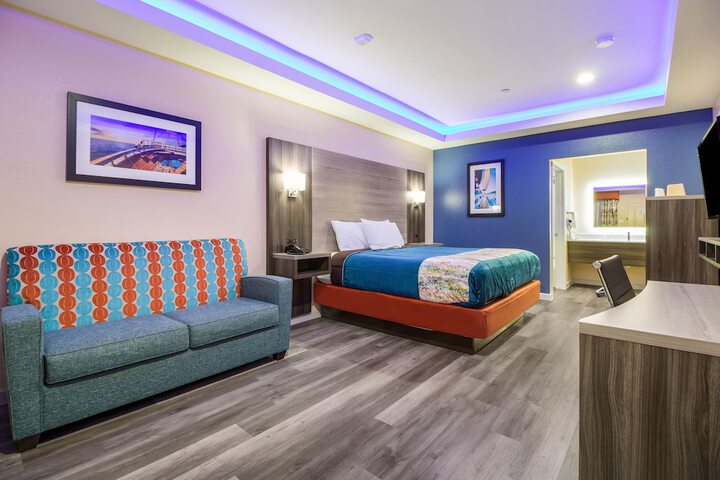 Room 7 of 17