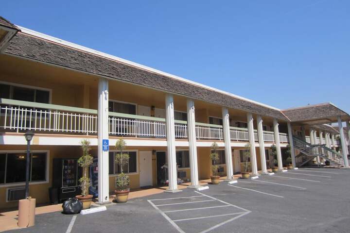 Hotel 4 of 19