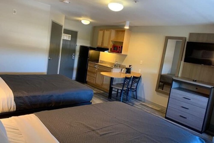 Room 12 of 26