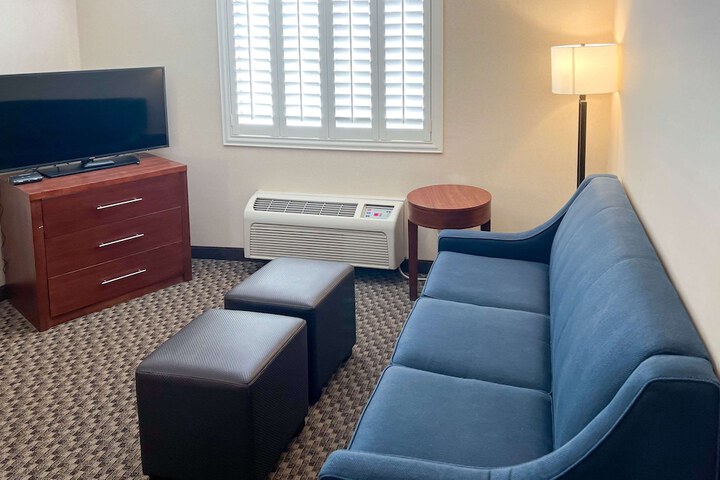 Room 20 of 35