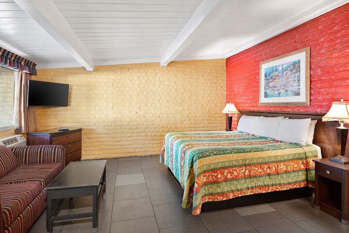 Room 25 of 27