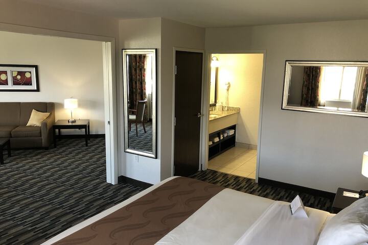 Room 34 of 59