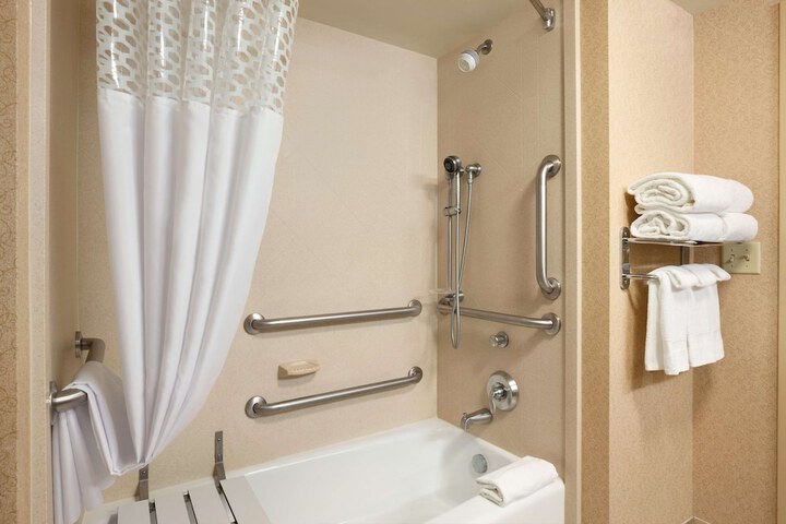 Hampton Inn & Suites Hartford / East Hartford