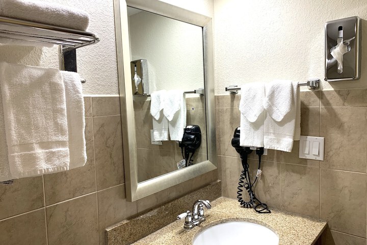 Room 40 of 167