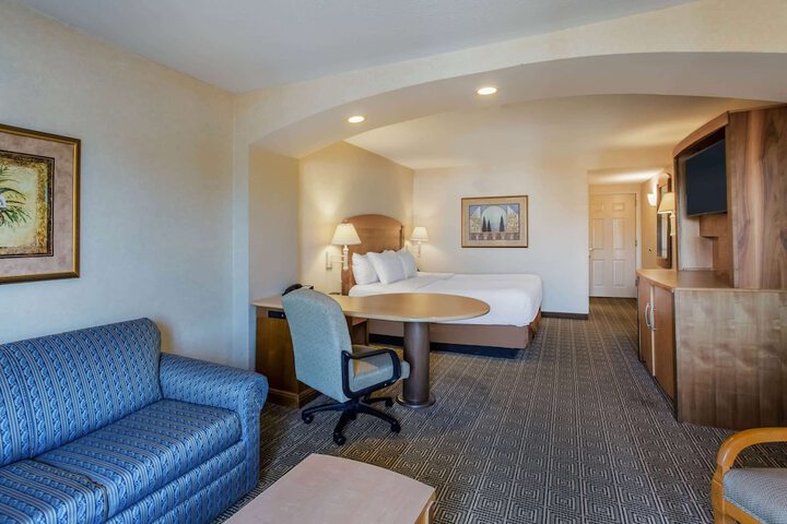Room 13 of 39