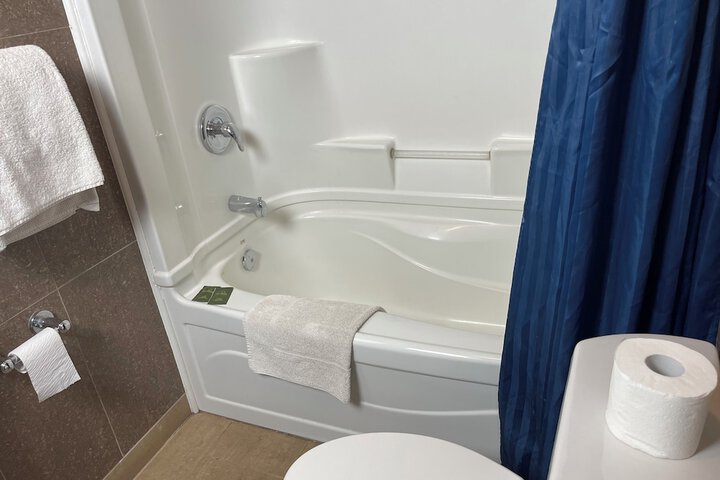 Room 16 of 24