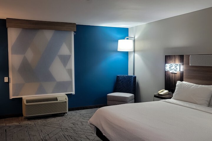 Room 21 of 50