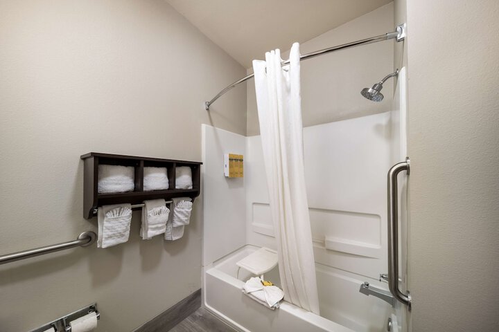 Room 9 of 42