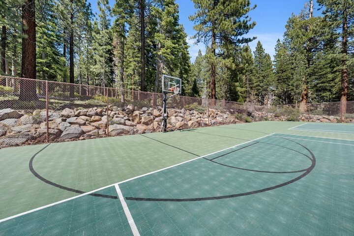 Enjoy Forest Views Retreat at Kingswood Village!
