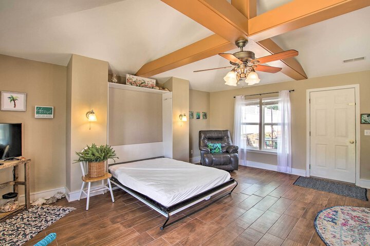 Cozy Ironton Cabin w / Shared Pool & Private Patio!