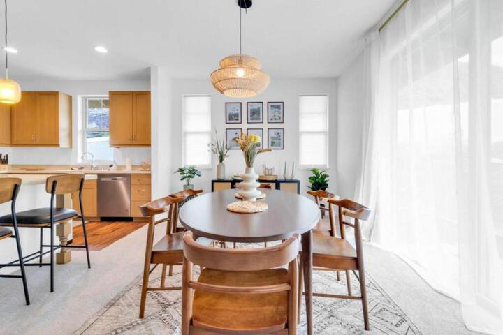 Kalo Homes - Coastal island haven