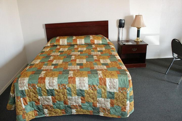 Room 14 of 37