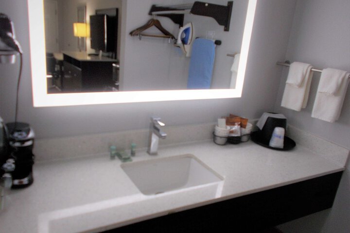 Room 9 of 26