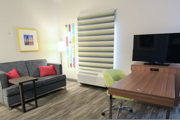 Hampton Inn & Suites Mount Laurel / Moorestown