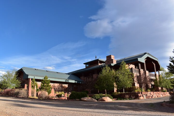 Cougar Ridge Resort