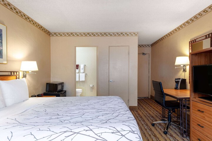 Room 36 of 49