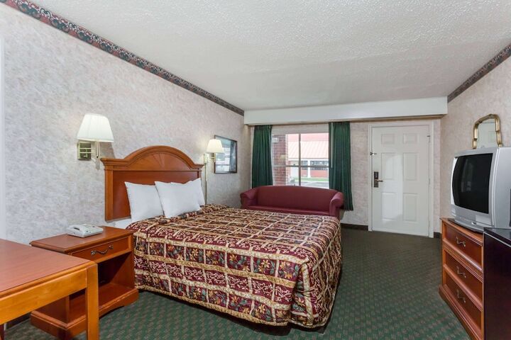 Room 15 of 16