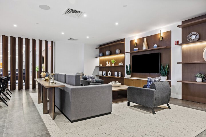 DoubleTree by Hilton New York JFK Airport