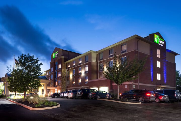 Hotel 5 of 50