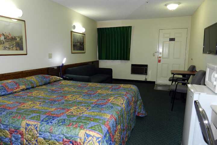 Room 28 of 34