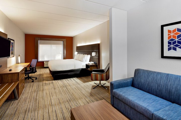 Room 21 of 38