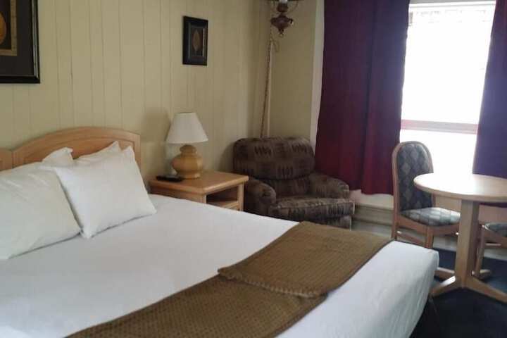 Apple Tree Inn