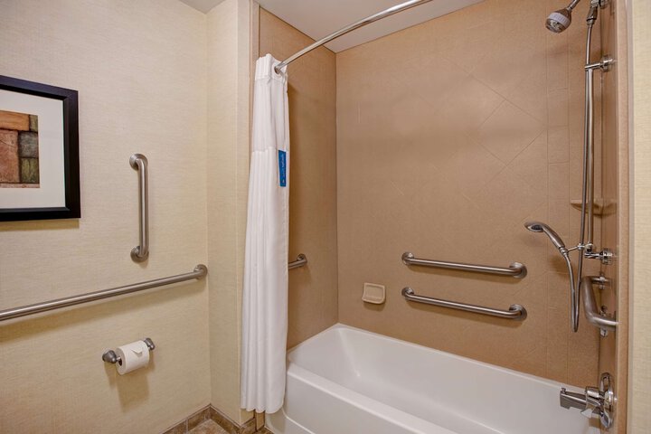 Room 28 of 45