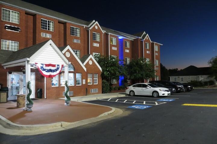 Microtel Inn & Suites by Wyndham Stockbridge / Atlanta I-75